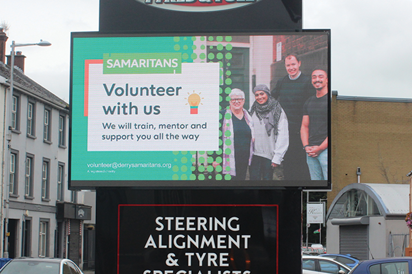 2 x Outdoor Screens @ McHughs Tyre & Fuel Strabane - 90,000 Weekly Views : 13,000 Daily Views