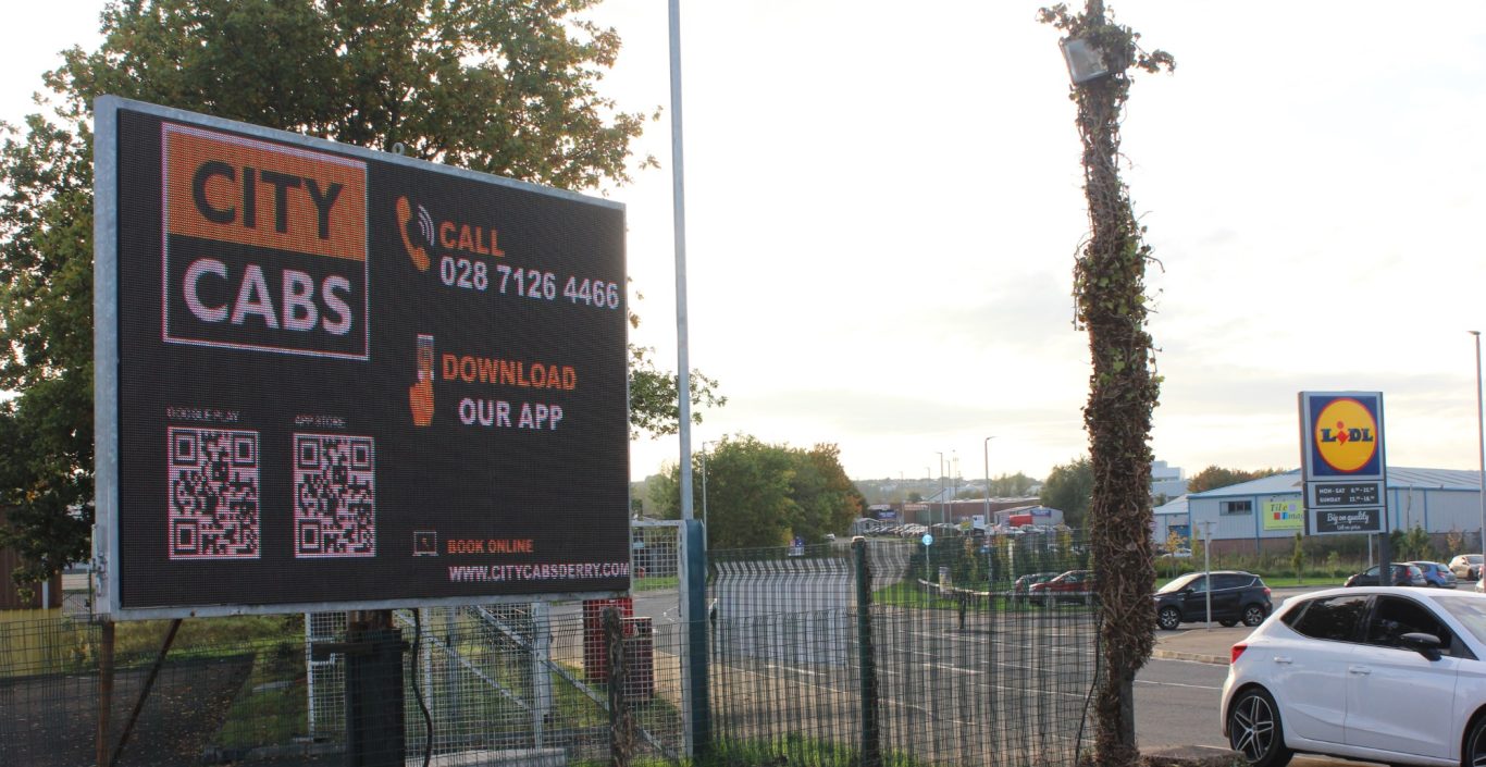 Outdoor Screen @ Springtown - 230,000 Weekly Views : 33,000 Daily Views