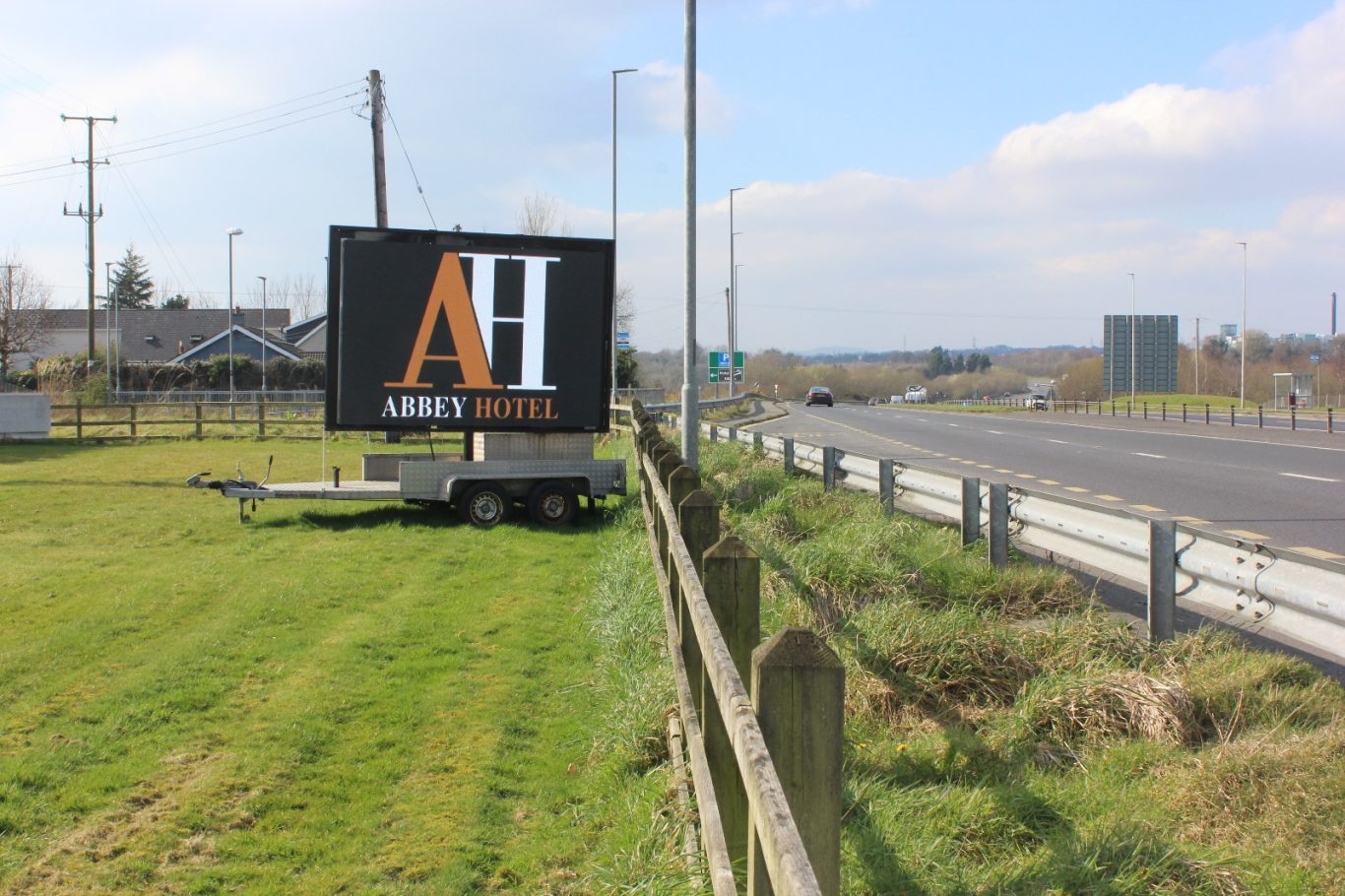 Outdoor Screen @ CFC Campsie -170,000 Weekly Views : 25,000 Daily Views